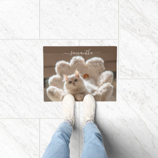 Majestic white cat ドアマット