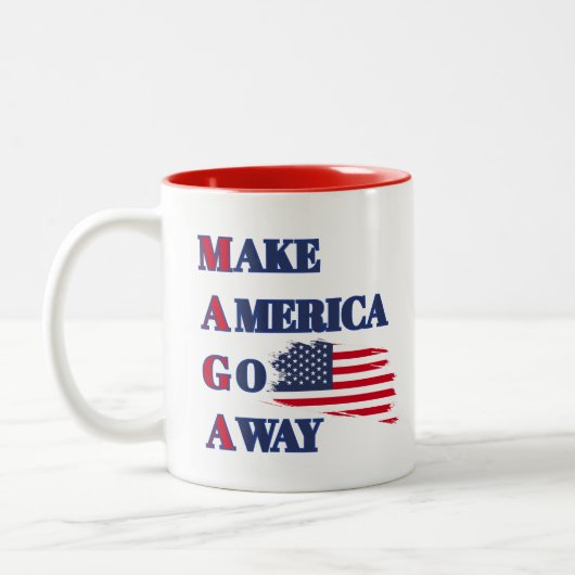Make America Go - 遠くに MAGA PUNおもしろマグカップUSA ツートーンマグカップ (左)