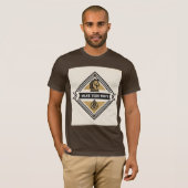 Make Your Move – Chess Piece Design Tシャツ (正面フル)