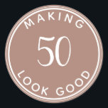 Making 50 Good 50th Birthday Partyテラコッタ ラウンドシール<br><div class="desc">この可愛いステッカーを手に入れて、お客様のパーティーの好意を飾お気に入りのりなさい。誕生日スタイリッシュパ祝ーティーの番号。</div>