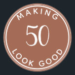 Making 50 Good 50th Birthday Partyテラコッタ ラウンドシール<br><div class="desc">この可愛いステッカーを手に入れて、お客様のパーティーの好意を飾お気に入りのりなさい。誕生日スタイリッシュパ祝ーティーの番号。</div>