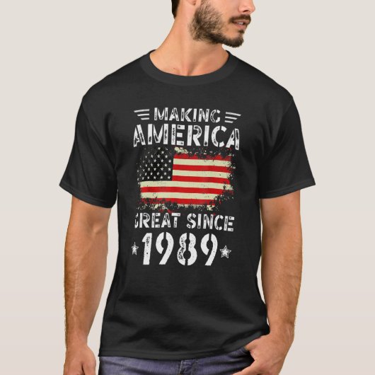 Making America Great Since 1989 USA Flag Retro Bir Tシャツ (正面)