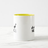 Making Moves Mama Duck and Ducklings Motivational ツートーンマグカップ (中央)