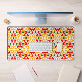 Malaga street walls 1 デスクマット