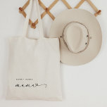 Mama | Chic Script and Heart with Kids Names トートバッグ<br><div class="desc">This stylish tote bag features modern black script typography that says "mama, " with a chic scribbled heart. Simple elegant text displays the names of your children. The perfect Mother's Day gift for your favorite mom!</div>