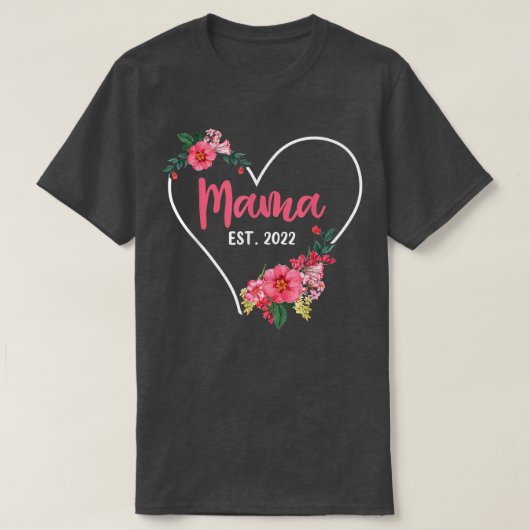 Mama Est 2022母になる、妊娠の発表 Tシャツ (デザイン正面)
