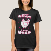 Mama Hugs Chick Chicken Egg Tシャツ (正面)
