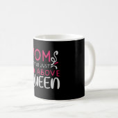 Mama - Mom A Title Just Above Queen コーヒーマグカップ (正面右)