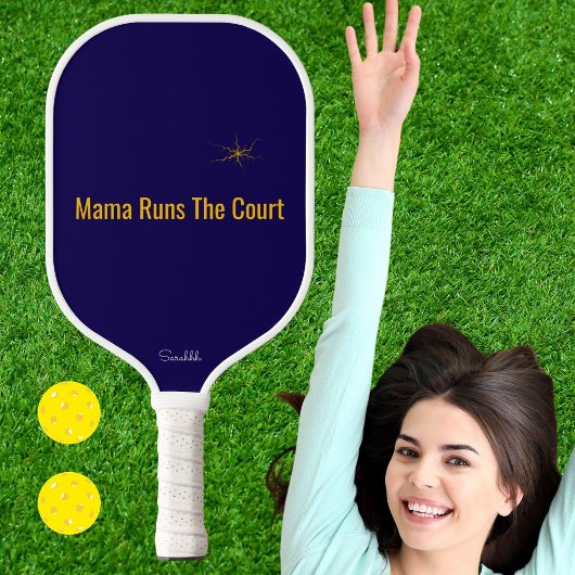 Mama Runs The Court Personalized Pickleball Mom ピックルボールラケット