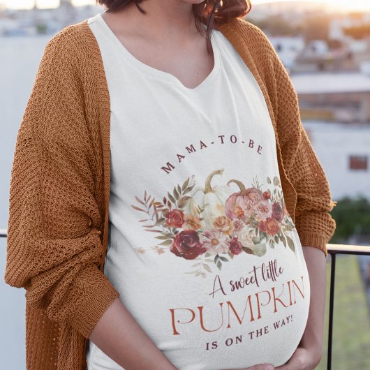 Mama-to-Be 'a sweet little pumpkin' Baby Shower Tシャツ