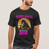 Mamasaurus since 2018 tシャツ (正面)