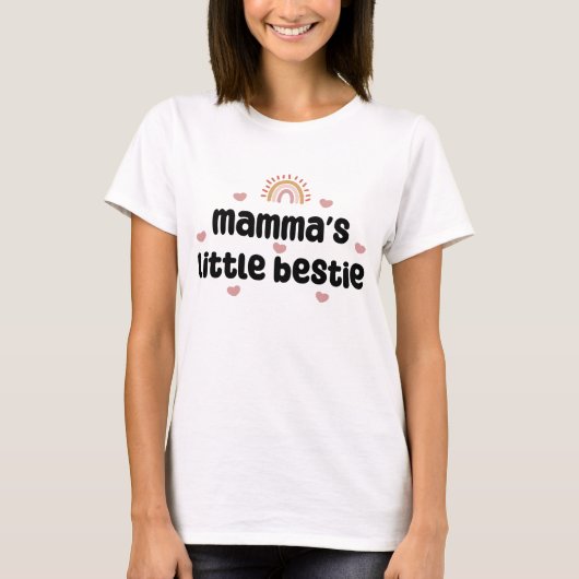Mamma’s Little Bestie – for Mom & Baby Tシャツ (正面)