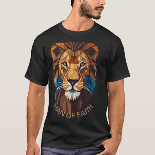 "Man of Faith Lion T-Shirt – Bold Christian Graphi Tシャツ (正面)