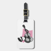 Man Wearing Beret Playing Acoustic Guitar ラゲッジタグ (正面縦)