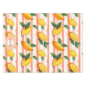 Mango Fruit Pattern with Green Leaves テーブルクロス (正面(横))