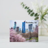 Manhattan, NY Cherry Blossom in Spring  ポストカード (スタンド正面)