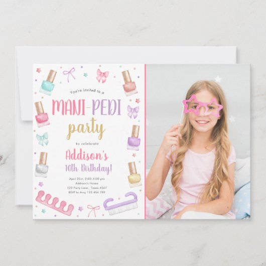 Mani-Pedi Party Manicure and Pedicure Bow Birthday 招待状 (正面)