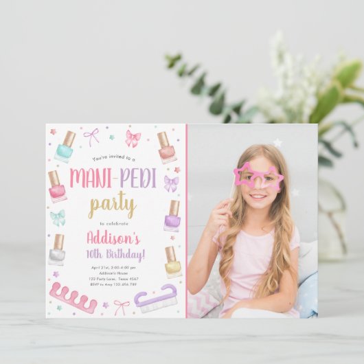 Mani-Pedi Party Manicure and Pedicure Bow Birthday 招待状 (スタンド正面)