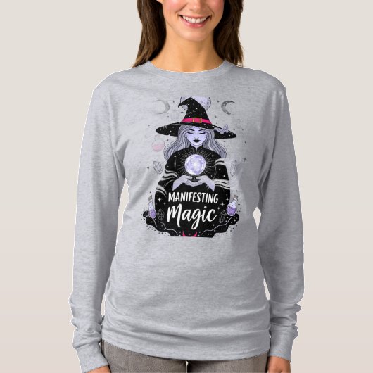 Manifesting Magic Witch Halloween T-Shirt Tシャツ (正面)