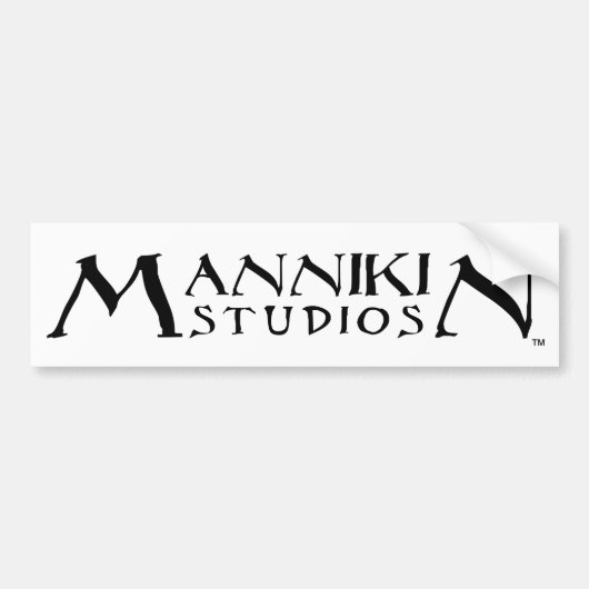 Mannikinのスタジオの基本的なロゴの文字のバンパー バンパーステッカー (正面)