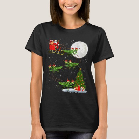 Mantis Insect Santa Sleigh Flying Funny Magical Ch Tシャツ (正面)