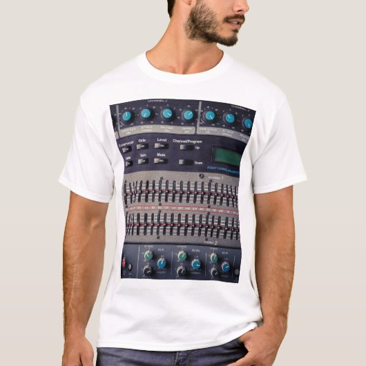 Many Buttons Sound Mixer Studio Tシャツ (正面)