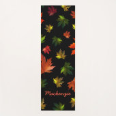 Maple 素朴葉Pattern with Name on BLACK ヨガマット (正面)