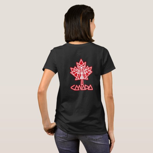 MAPLE MADE WITH TRIANGLES CANADA FLAG BY MASANSER Tシャツ (裏面フル)