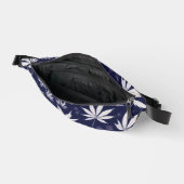 Maple Noir: Maple Leaf Deを使用したブラックカラースタイル ファニーパック (見開き)