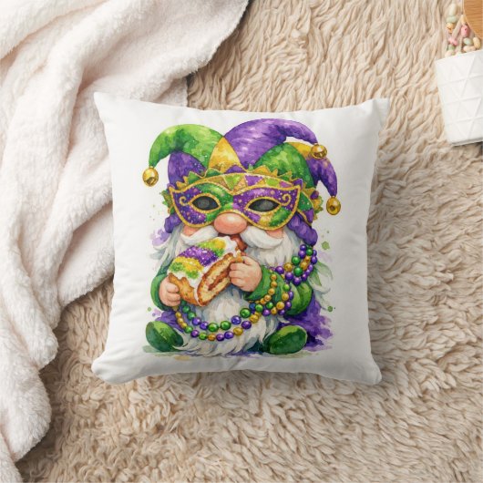 Mardi Gras Gnome Eating King Cake クッション (ブランケット)