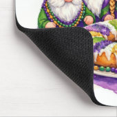 Mardi Gras Gnome Party With King Cake マウスパッド (コーナー)