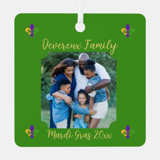 Mardi Gras NAME Green Gold Purple Fleur de Lis メタルオーナメント (裏面)