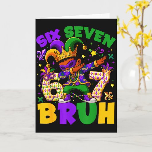 Mardi Gras Six Seven 67 Bruh Meme Dabbing Leprecha カード (黄色い花)
