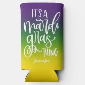 Mardi Gras Text Design Ombre スリム缶クーラー (裏面)