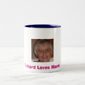 marie、リチャードはMarieを愛します ツートーンマグカップ (中央)