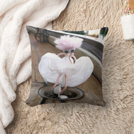 Marilyn Monroe pose in Witte rok door fubby. クッション (ブランケット)