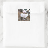 Marilyn Monroe pose in Witte rok door fubby. スクエアシール (バッグ)