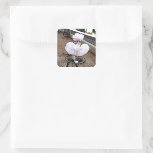 Marilyn Monroe pose in Witte rok door fubby. スクエアシール (バッグ)