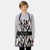 Maroco三角形ジオメトリックブラウングレーパターン エプロン (着用した状態)