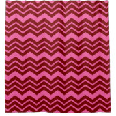 Maroon Red Pink Chevron Zigzag Design  シャワーカーテン (正面)