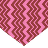 Maroon Red Pink Chevron Zigzag Design  ショートテーブルランナー (コーナー)