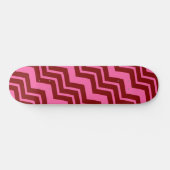 Maroon Red Pink Chevron Zigzag Design  スケートボード (横)