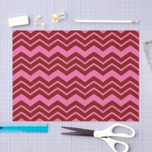 Maroon Red Pink Chevron Zigzag Design  薄葉紙 (クラフト)