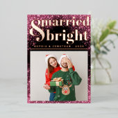 Married and Bright Newlywed Just Married Christmas 箔シーズンカード (立ち正面)