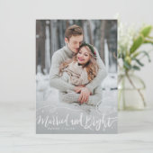 Married and Bright Whimsical Script Photo シーズンカード (スタンド正面)