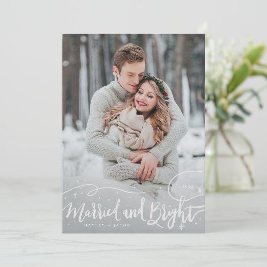 Married and Bright Whimsical Script Photo シーズンカード (スタンド正面)