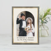 Married and Merry Arch Photo Black Gold Plaid シーズンカード (スタンド正面)
