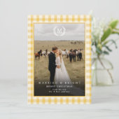 "Married & Bright" ギンガムモノグラムクラスト2枚の写真入り サンキューカード (スタンド正面)
