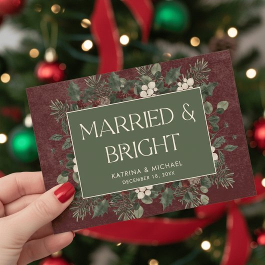 Married & Bright Winter Berries & Pine Burgundy シーズンカード