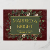 Married & Bright Winter Berries & Pine Burgundy 箔シーズンカード (正面)